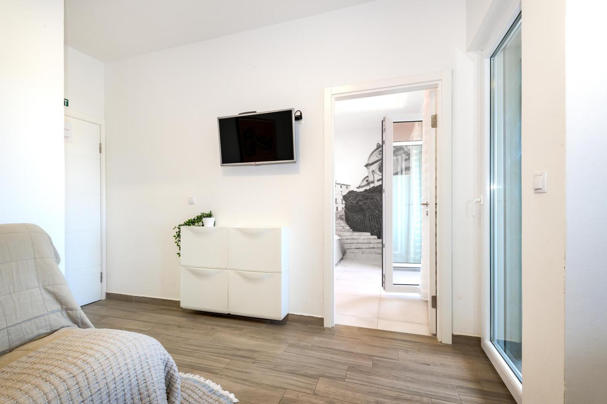 Ojra New Apartment With Seaview Šibenik Eksteriør billede