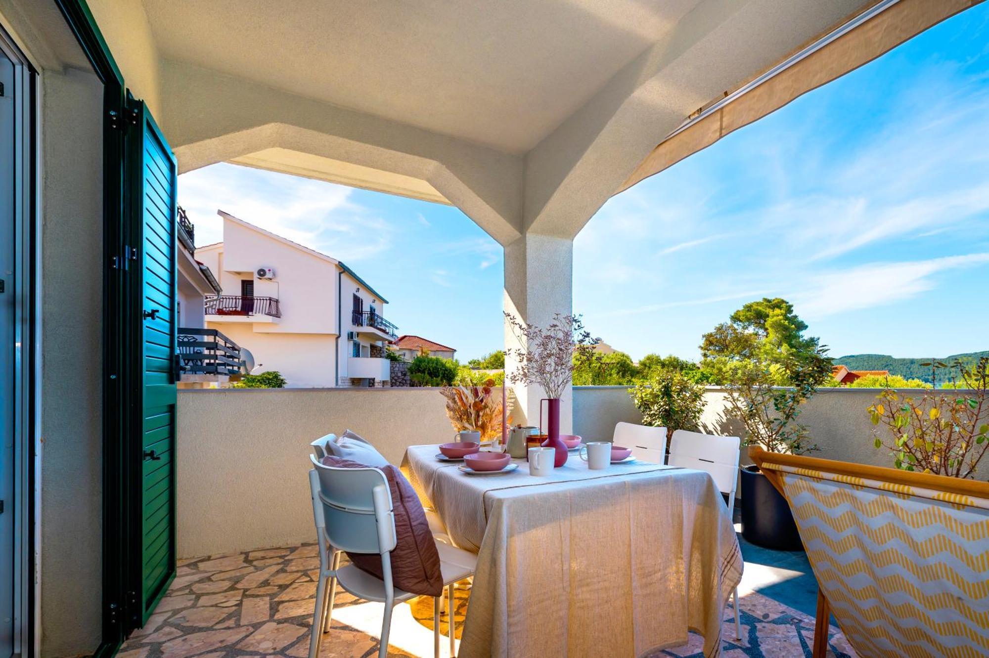Ojra New Apartment With Seaview Šibenik Eksteriør billede